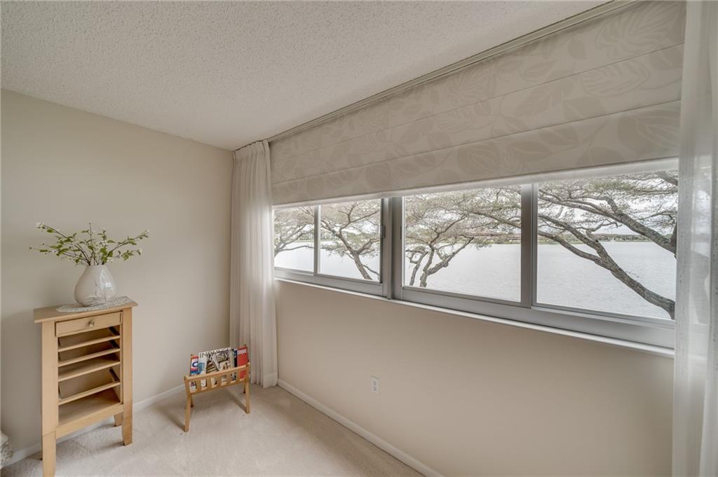 IVANHOE - Residential