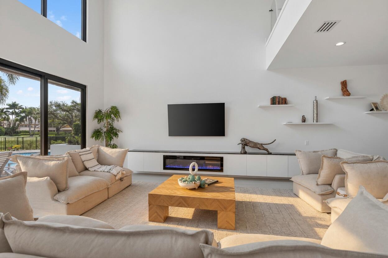 21312 Greenwood Court