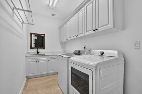 Tiny photo for 21312 Greenwood Court, Boca Raton, FL 33433 (MLS # B26046971)