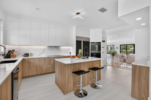 Tiny photo for 21312 Greenwood Court, Boca Raton, FL 33433 (MLS # B26046971)