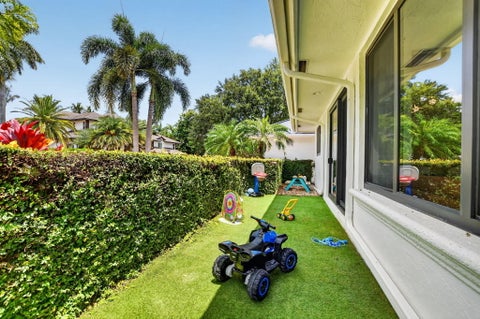 Tiny photo for 21312 Greenwood Court, Boca Raton, FL 33433 (MLS # B26046971)