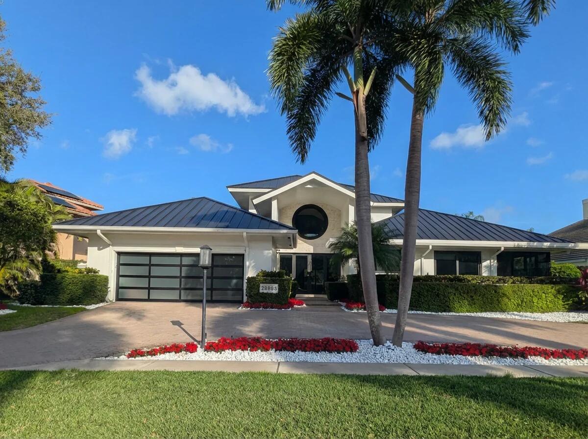 21312 Greenwood Court