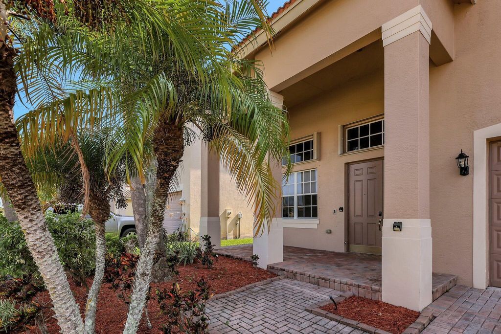 Photo of 776 Bent Creek Drive, Fort Pierce, FL 34947 (MLS # R11015690)