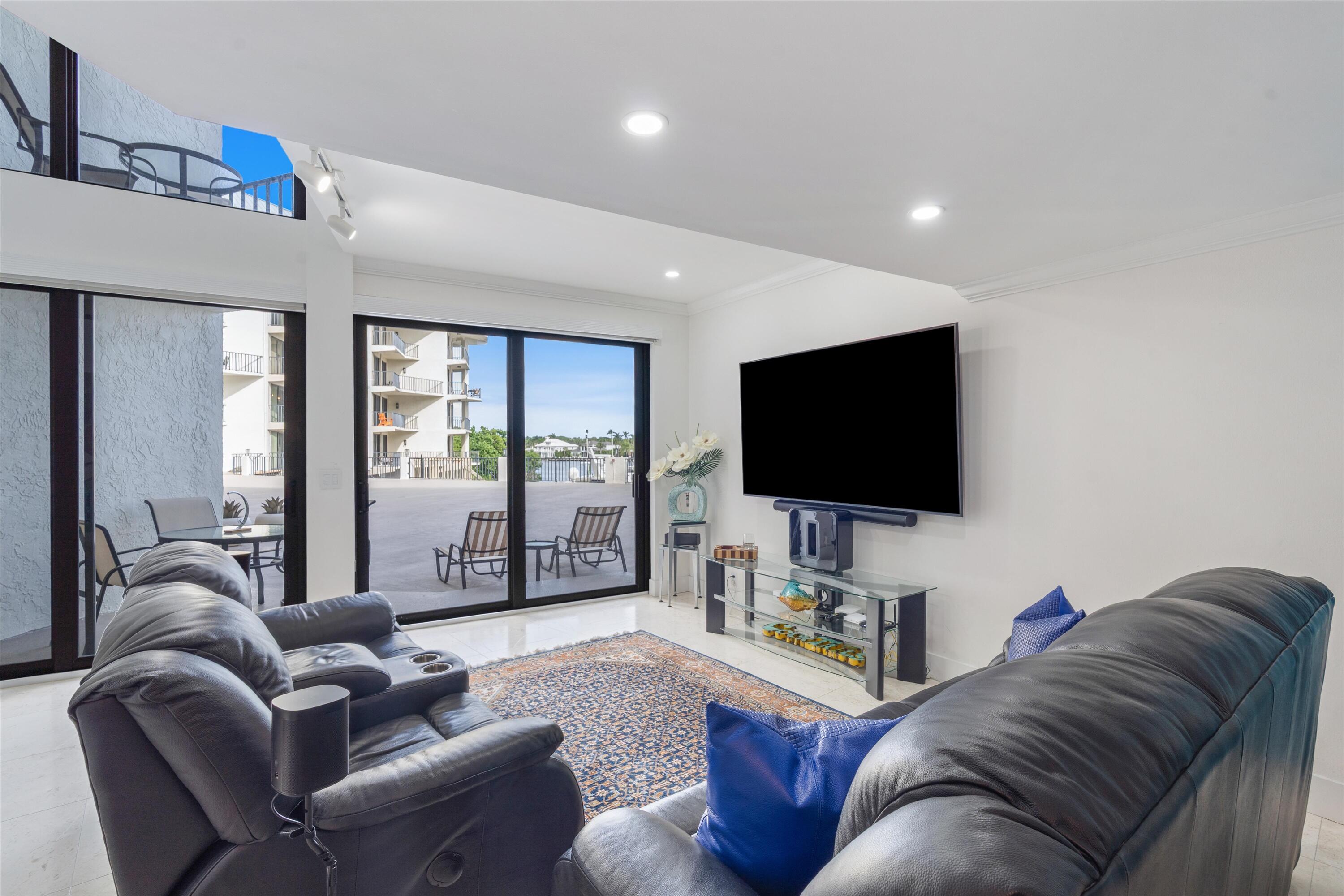 DELRAY HARBOR CLUB CONDO - Residential