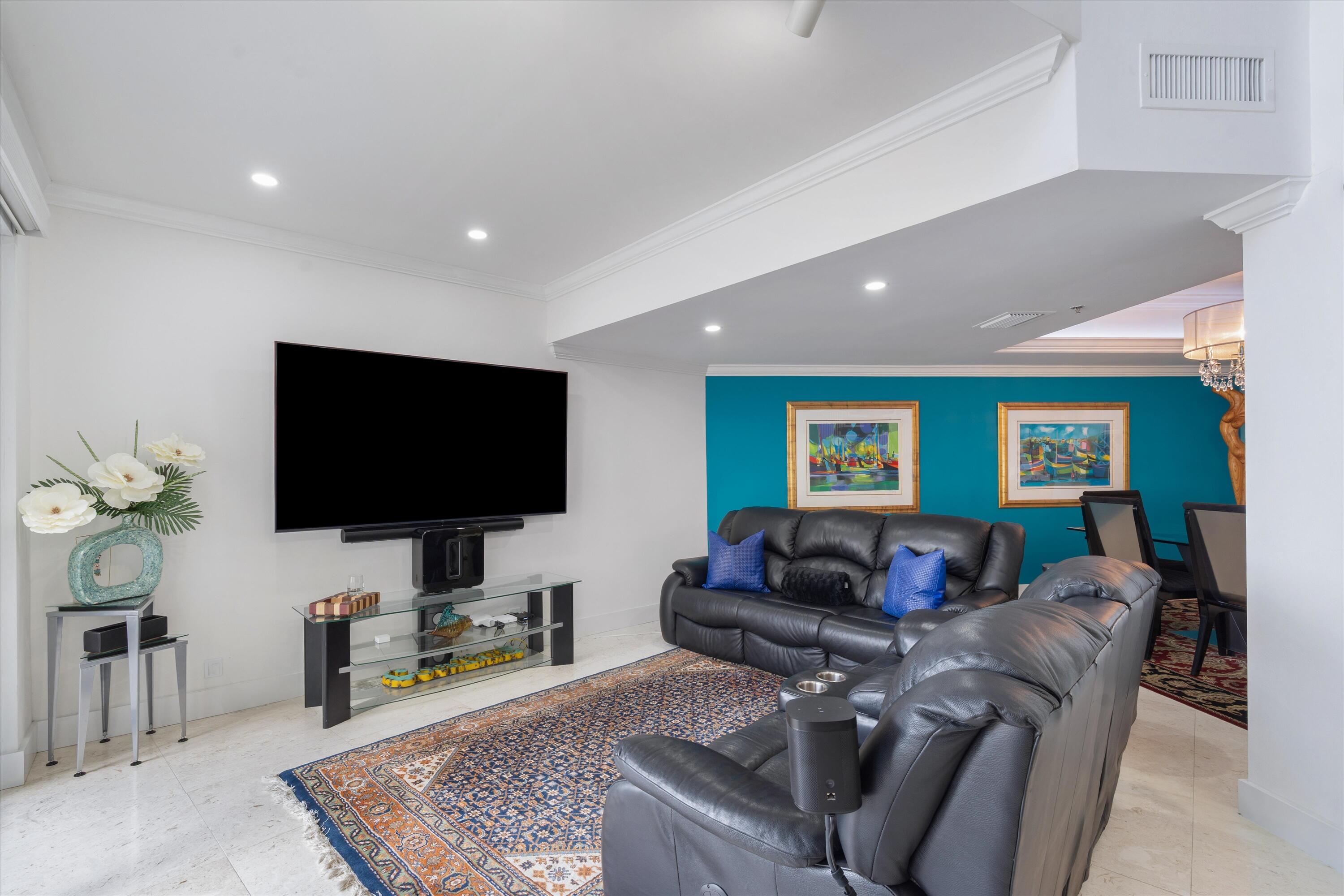 DELRAY HARBOR CLUB CONDO - Residential