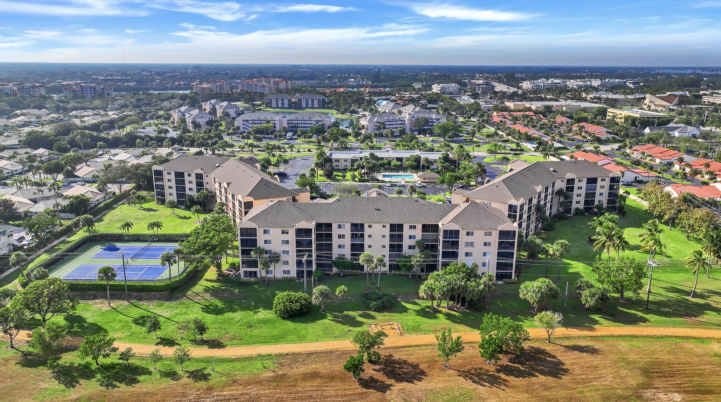 275 Palm Avenue C305