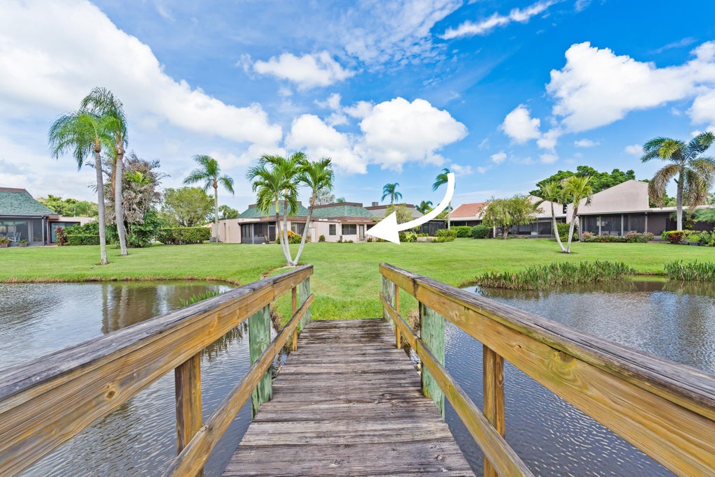 Photo of 3310 SE SANDPIPER Circle, Port Saint Lucie, FL 34952 (MLS # B26088049)