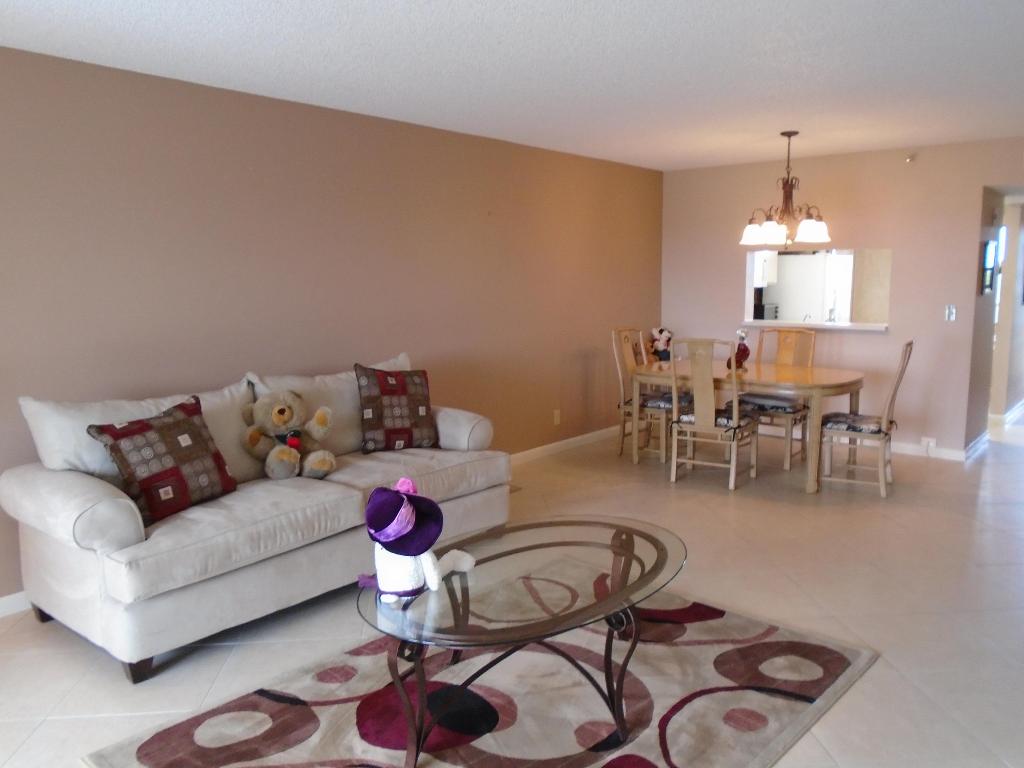 HUNTINGTON LAKES - Residential