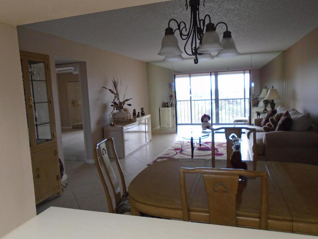 HUNTINGTON LAKES - Residential