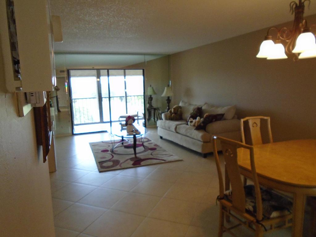 HUNTINGTON LAKES - Residential