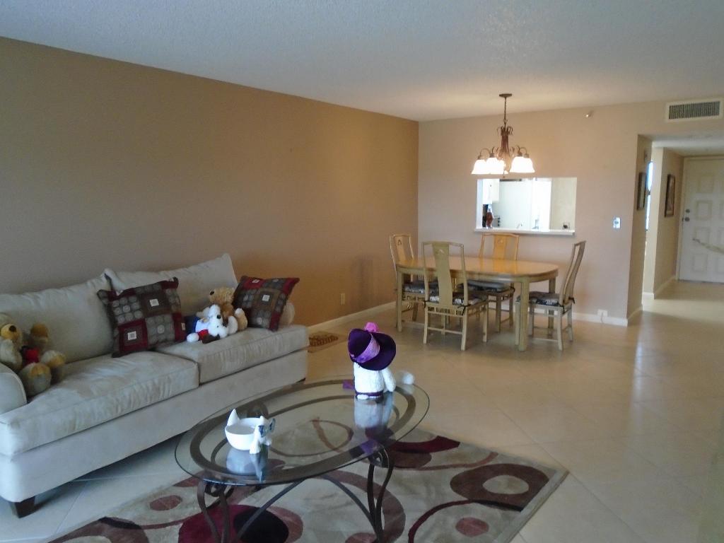 HUNTINGTON LAKES - Residential