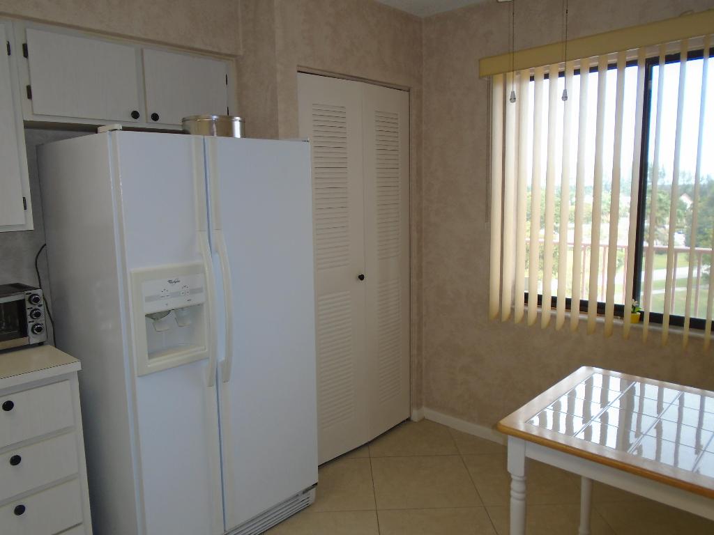 HUNTINGTON LAKES - Residential