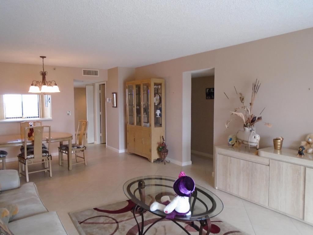 HUNTINGTON LAKES - Residential