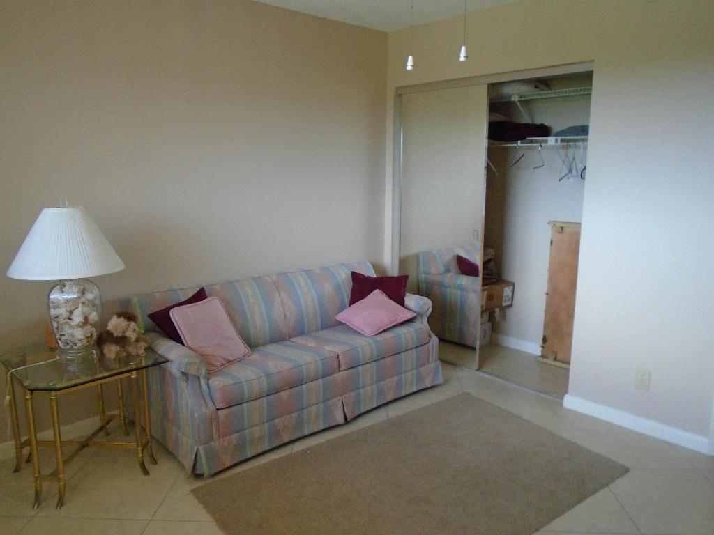 HUNTINGTON LAKES - Residential