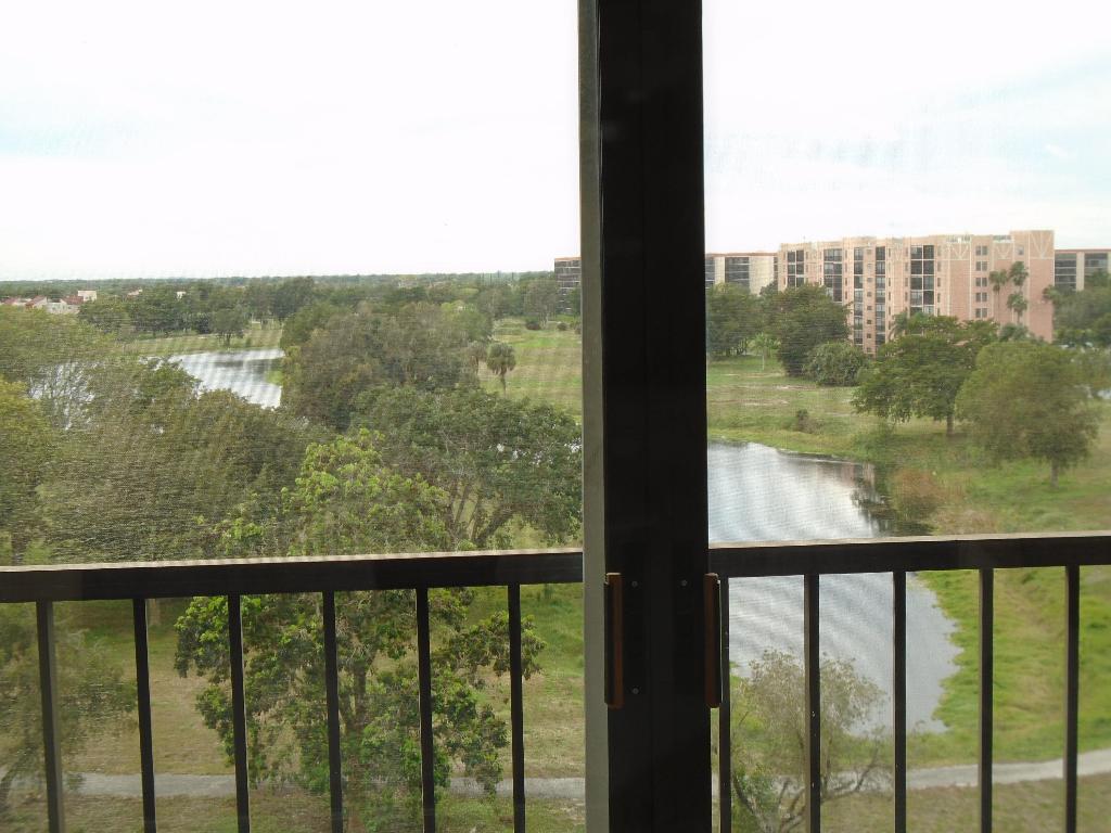 HUNTINGTON LAKES - Residential