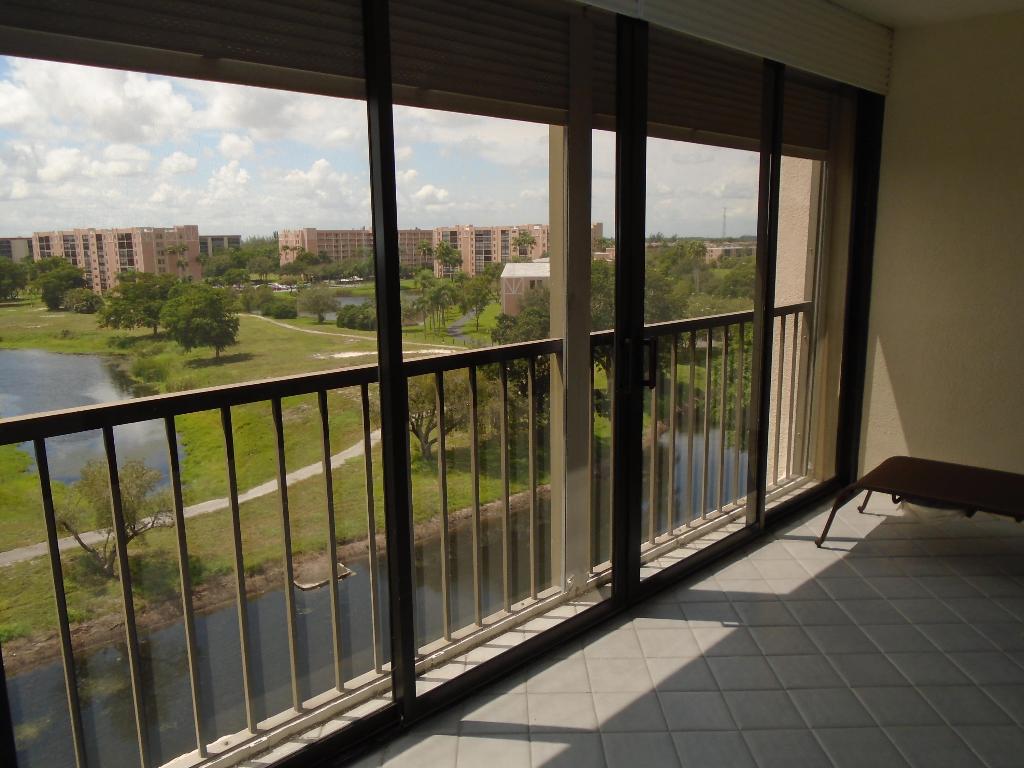 HUNTINGTON LAKES - Residential