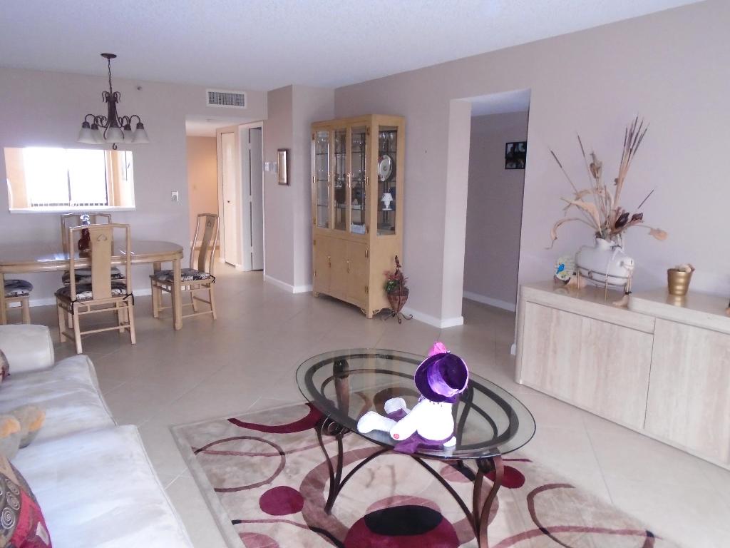 HUNTINGTON LAKES - Residential