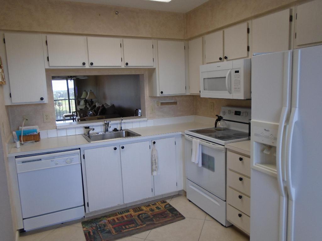 HUNTINGTON LAKES - Residential