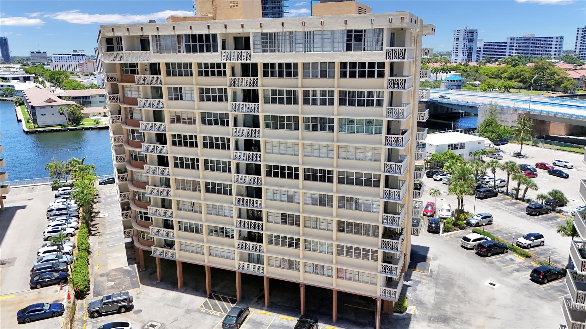 1817 S Ocean Dr 327, Hallandale Beach, FL, 33009/$205,000 1 1817 S Ocean Dr 327