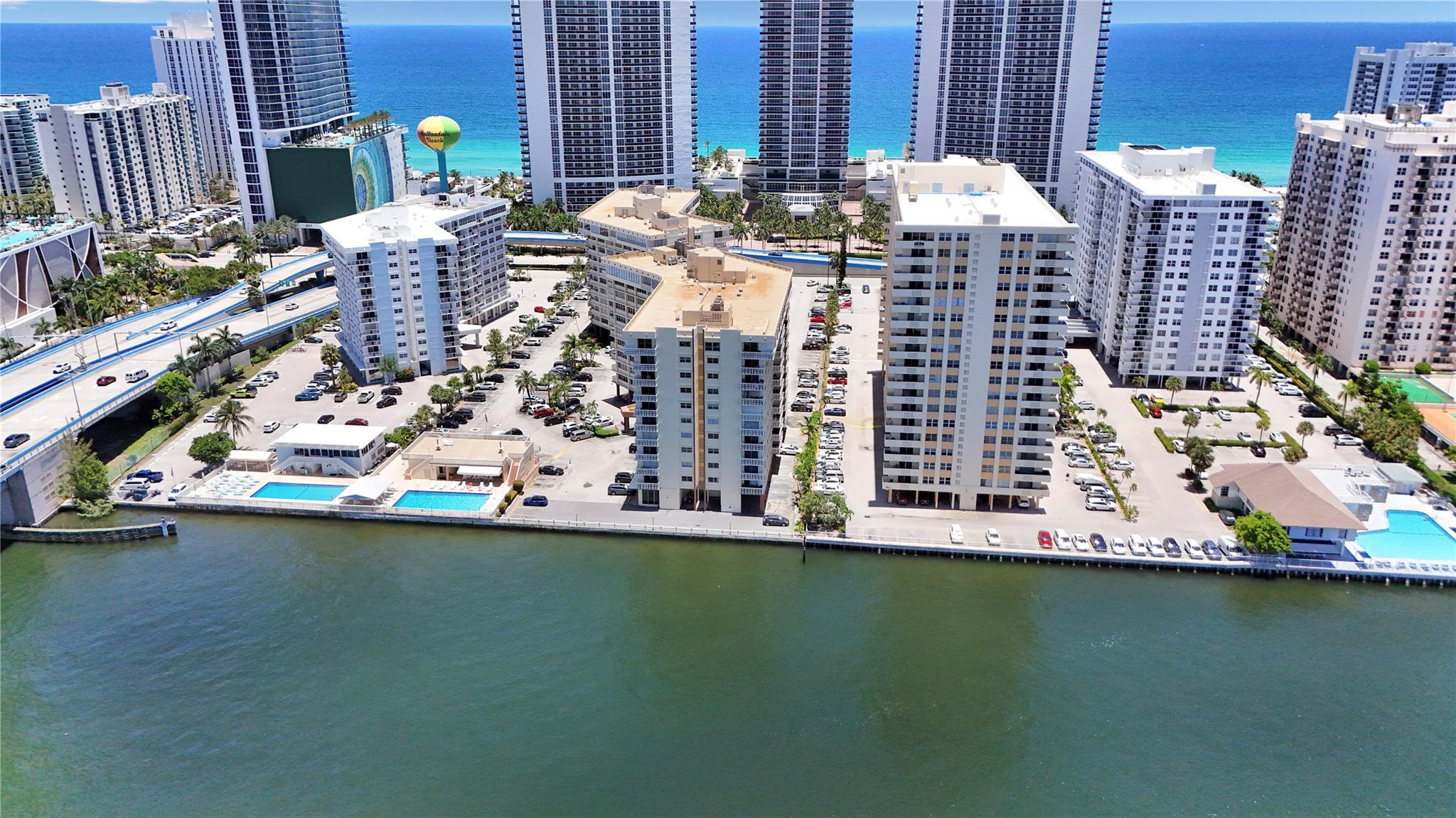 1817 S Ocean Dr 327, Hallandale Beach, FL, 33009/$205,000 3 1817 S Ocean Dr 327