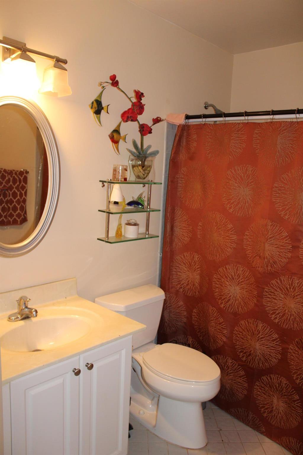 5406 Venetia Court D, Boynton Beach, FL, 33437/$265,000 4 5406 Venetia Court D