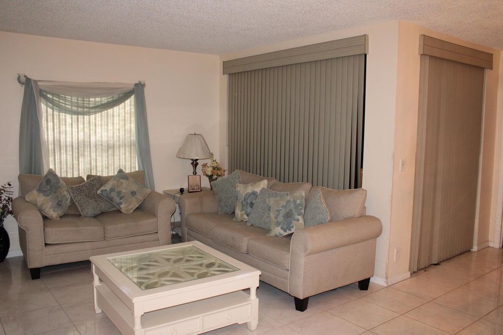 Photo of 5406 Venetia Court #D, Boynton Beach, FL 33437 (MLS # R11106359)