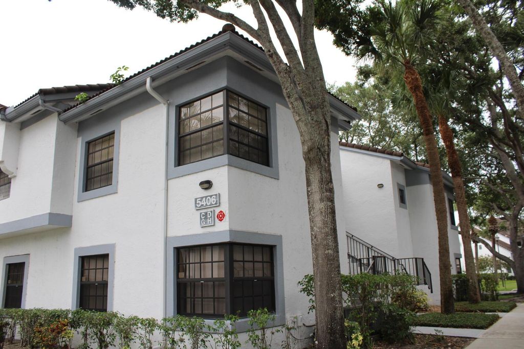 Photo of 5406 Venetia Court #D, Boynton Beach, FL 33437 (MLS # R11106359)