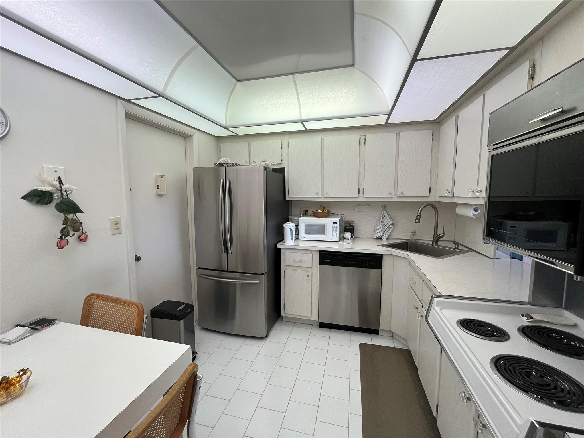 1400 S OCEAN Drive 707