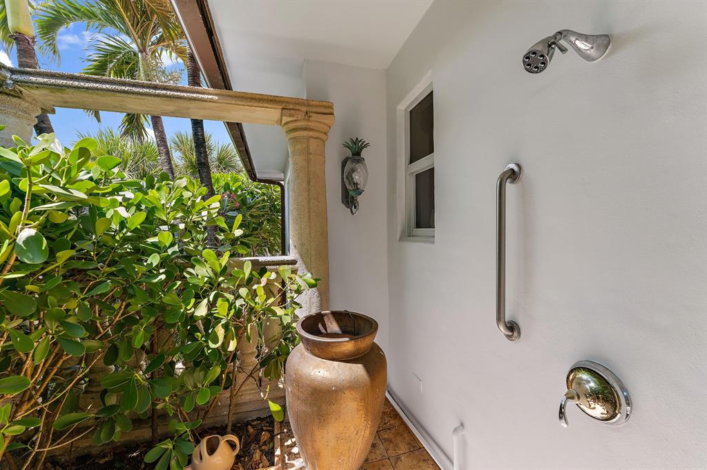 BLOWING ROCKS - Residential