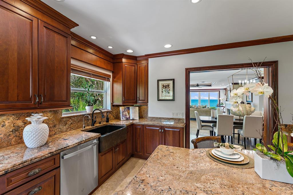 BLOWING ROCKS - Residential