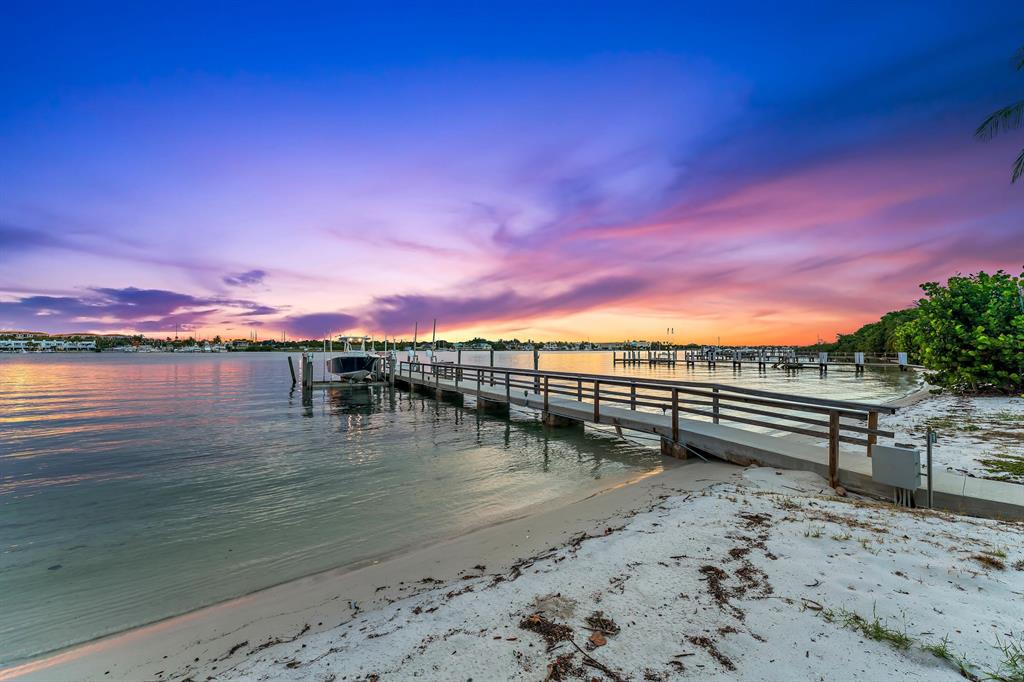BLOWING ROCKS - Residential