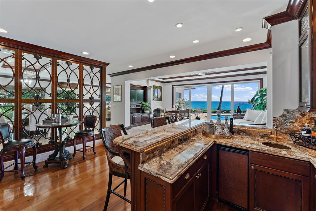 BLOWING ROCKS - Residential