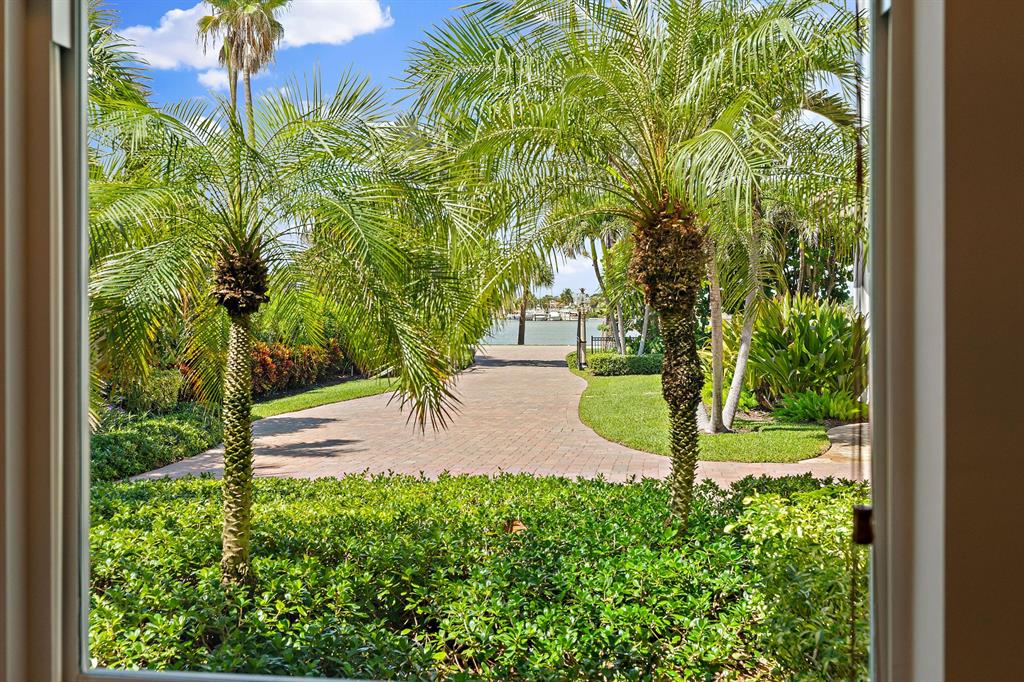 BLOWING ROCKS - Residential