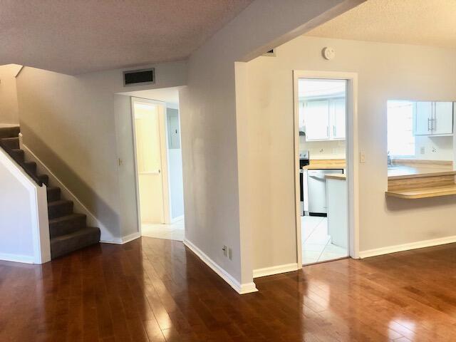 WINCHESTER COURT - Residential Lease