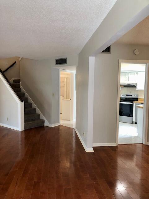 WINCHESTER COURT - Residential Lease