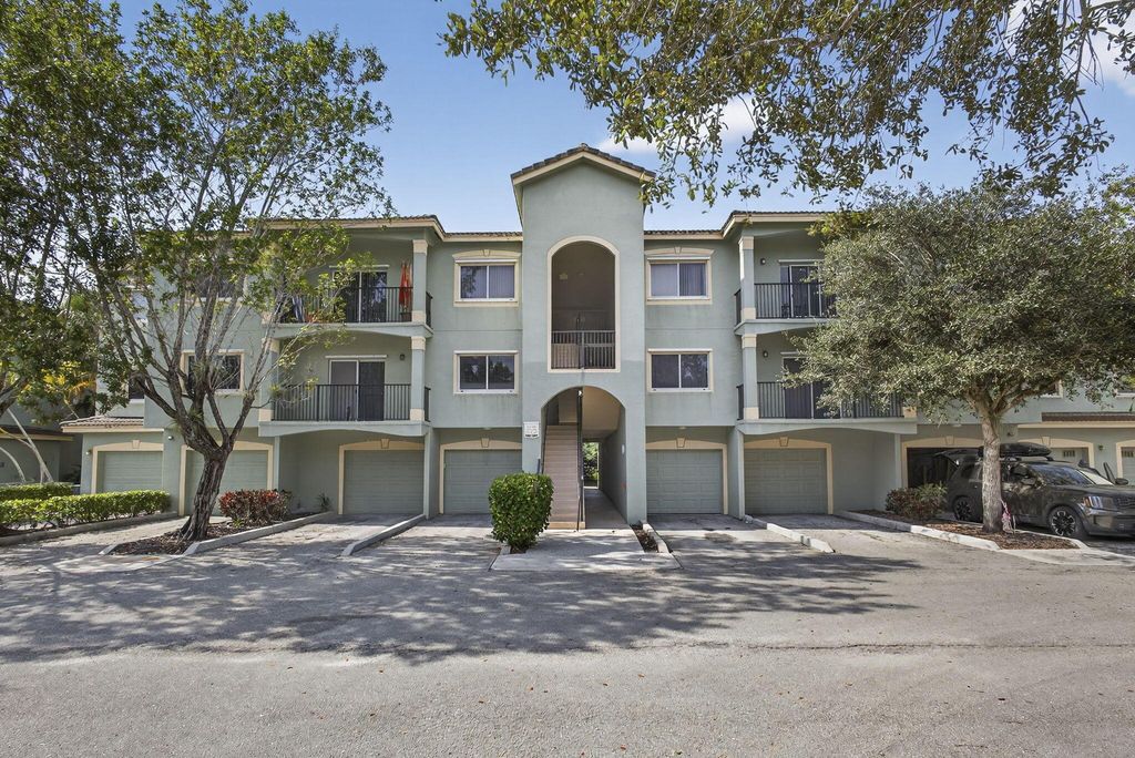 Photo of 340 Crestwood Circle #201, Royal Palm Beach, FL 33411 (MLS # R11139807)