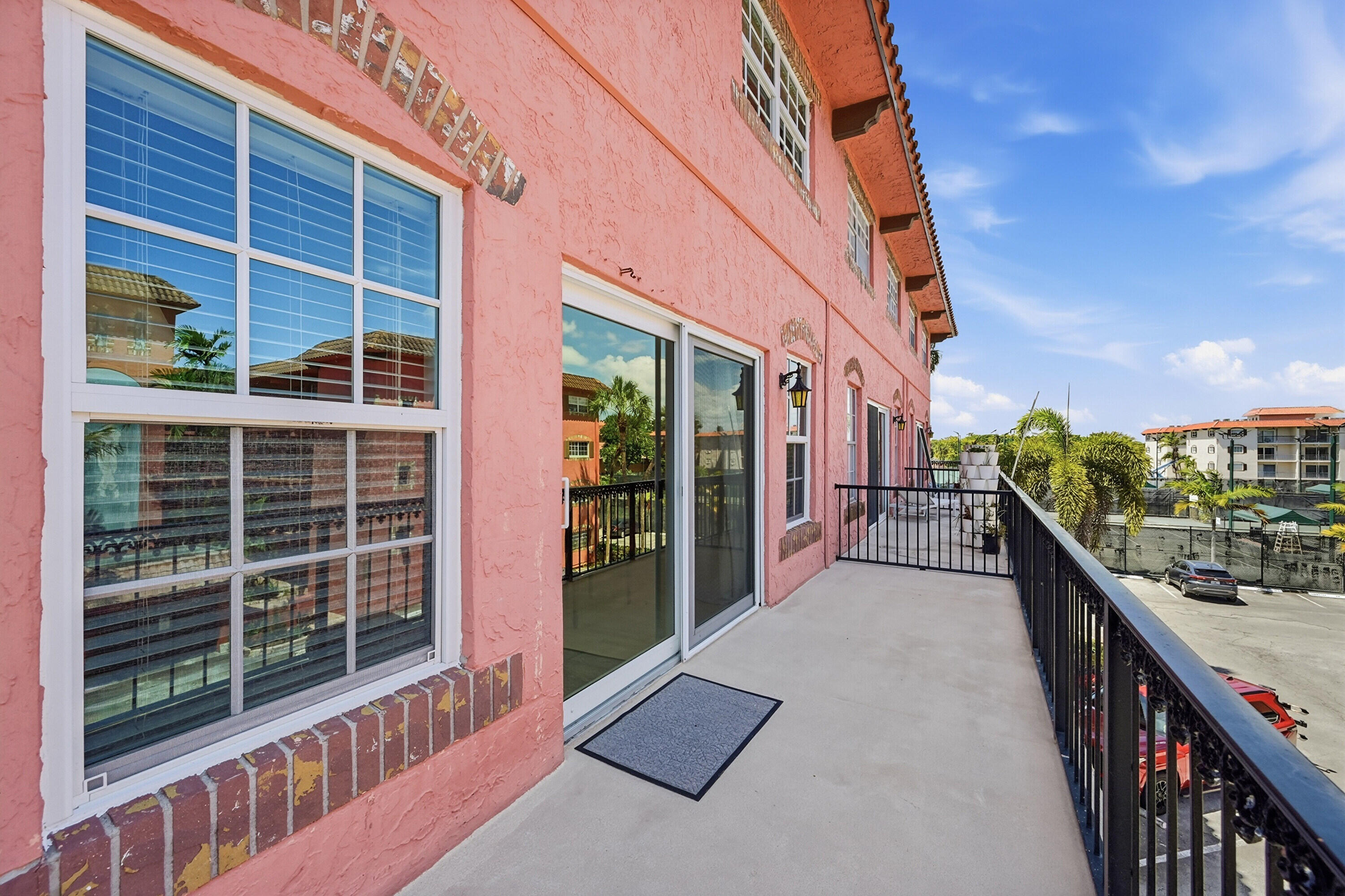 TENNIS CLUB DAVIS CONDO - Residential