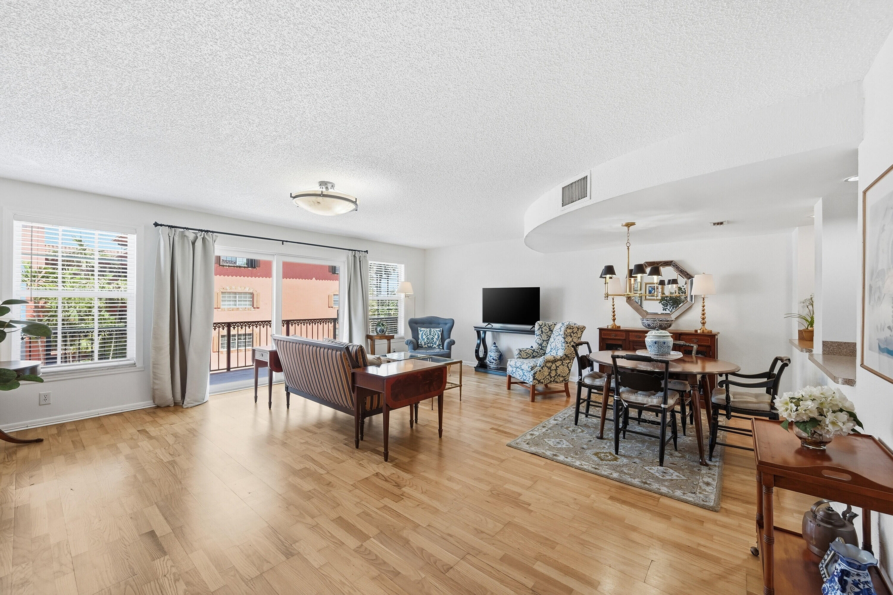 TENNIS CLUB DAVIS CONDO - Residential