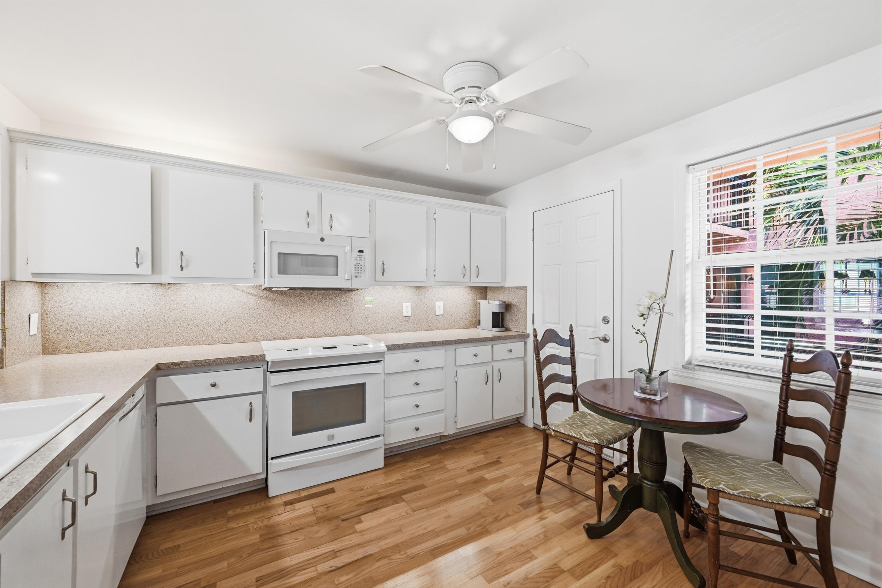 TENNIS CLUB DAVIS CONDO - Residential