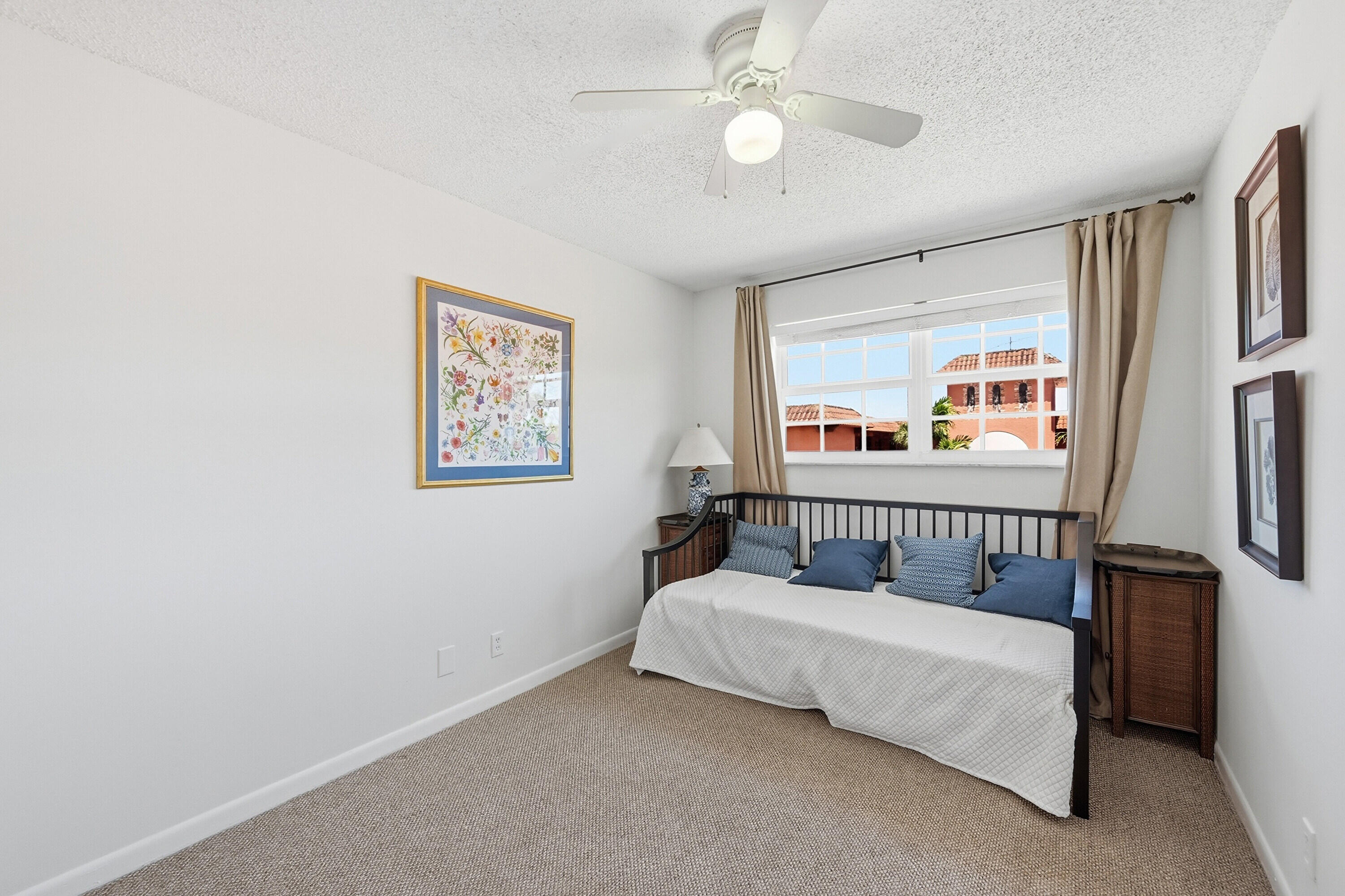 TENNIS CLUB DAVIS CONDO - Residential