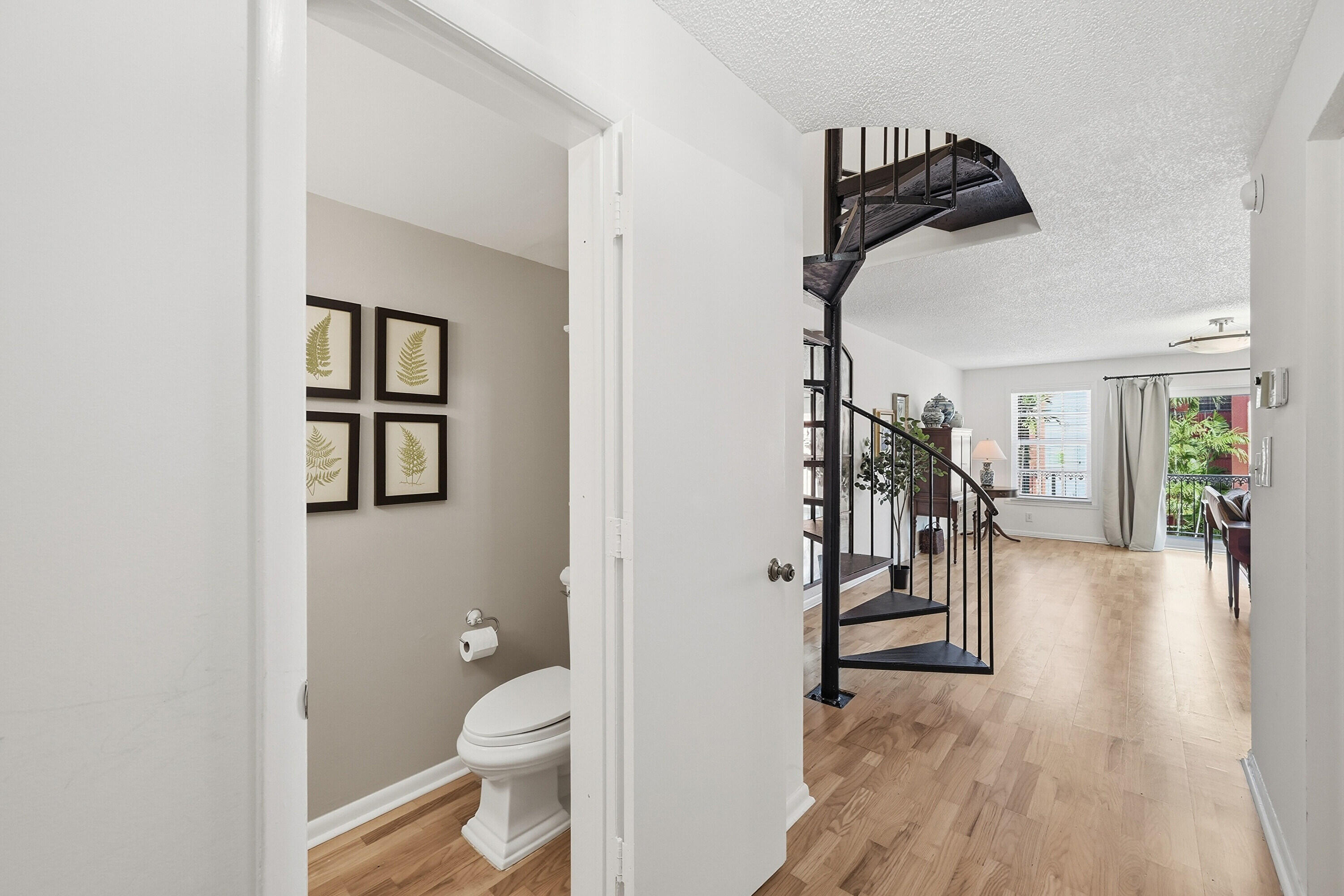 TENNIS CLUB DAVIS CONDO - Residential