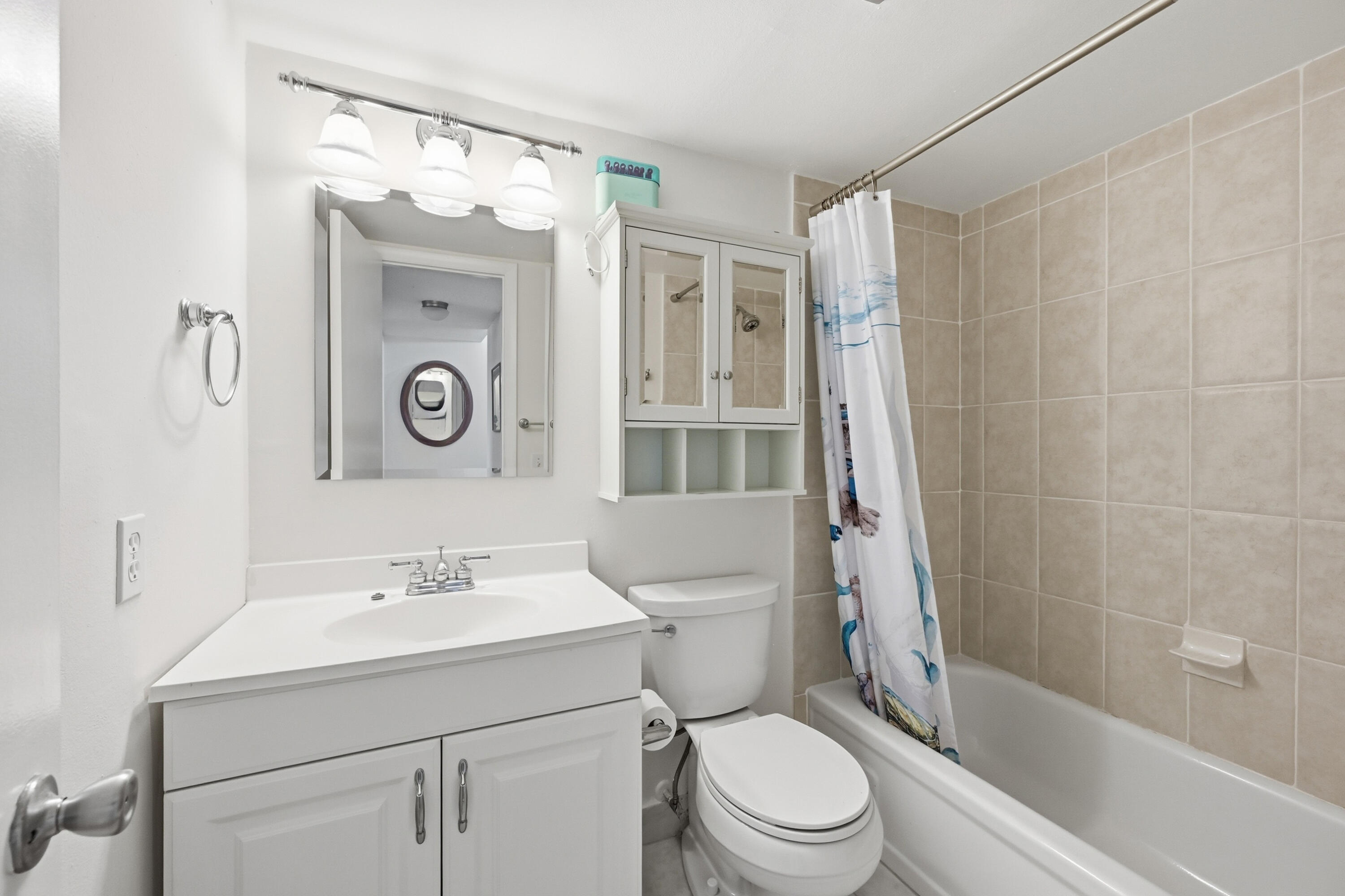 TENNIS CLUB DAVIS CONDO - Residential