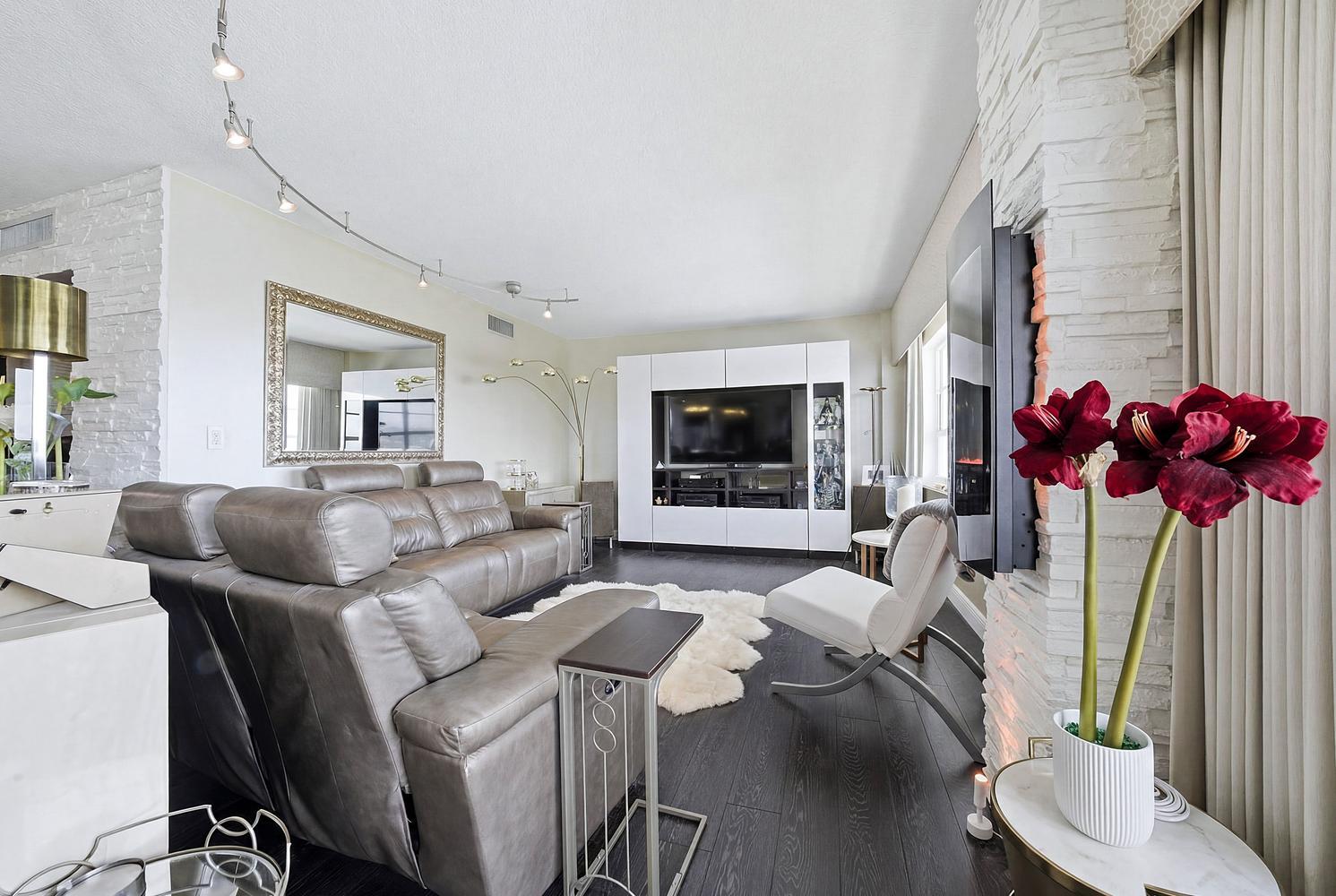 340 Sunset Drive 1803