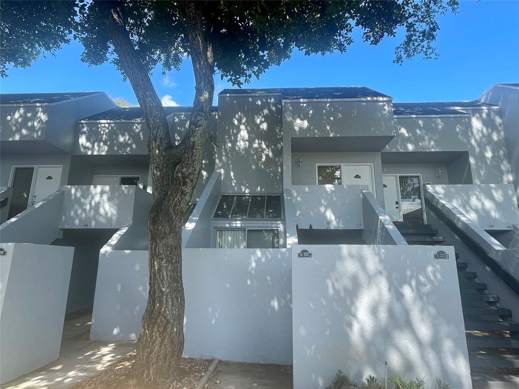 Photo of 41 Deer Creek Rd #G-107, Deerfield Beach, FL 33442 (MLS # F10532800)