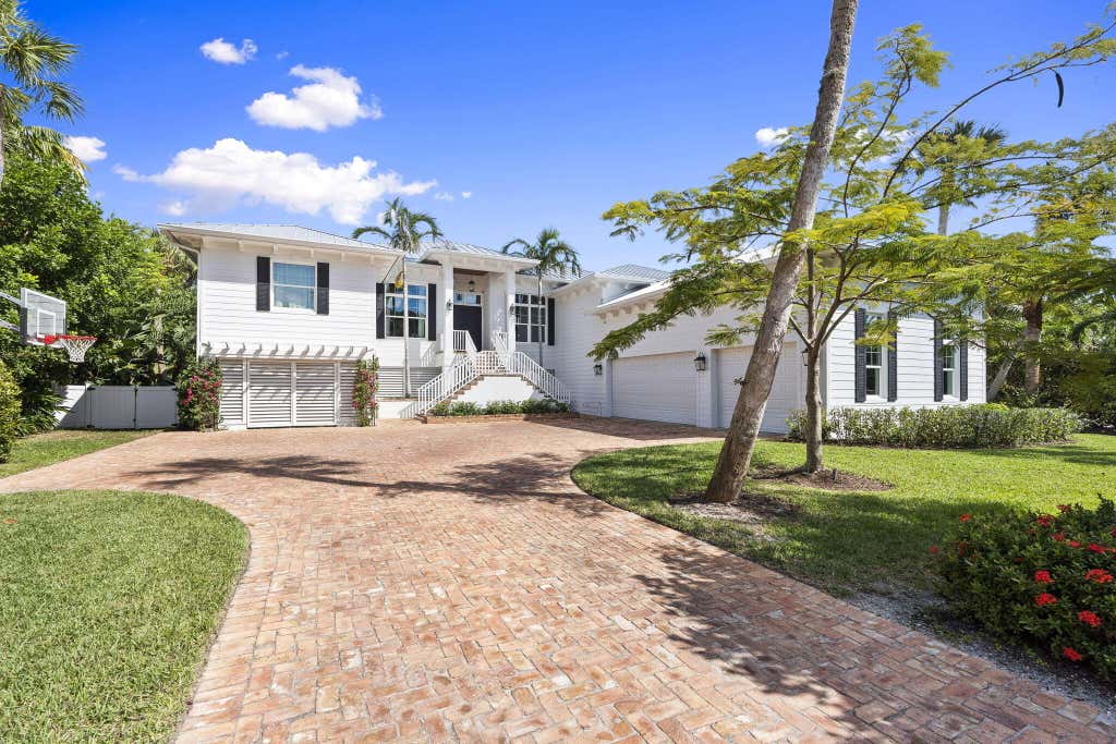 Photo of 54 S Sewalls Point Road, Sewalls Point, FL 34996 (MLS # R11147412)