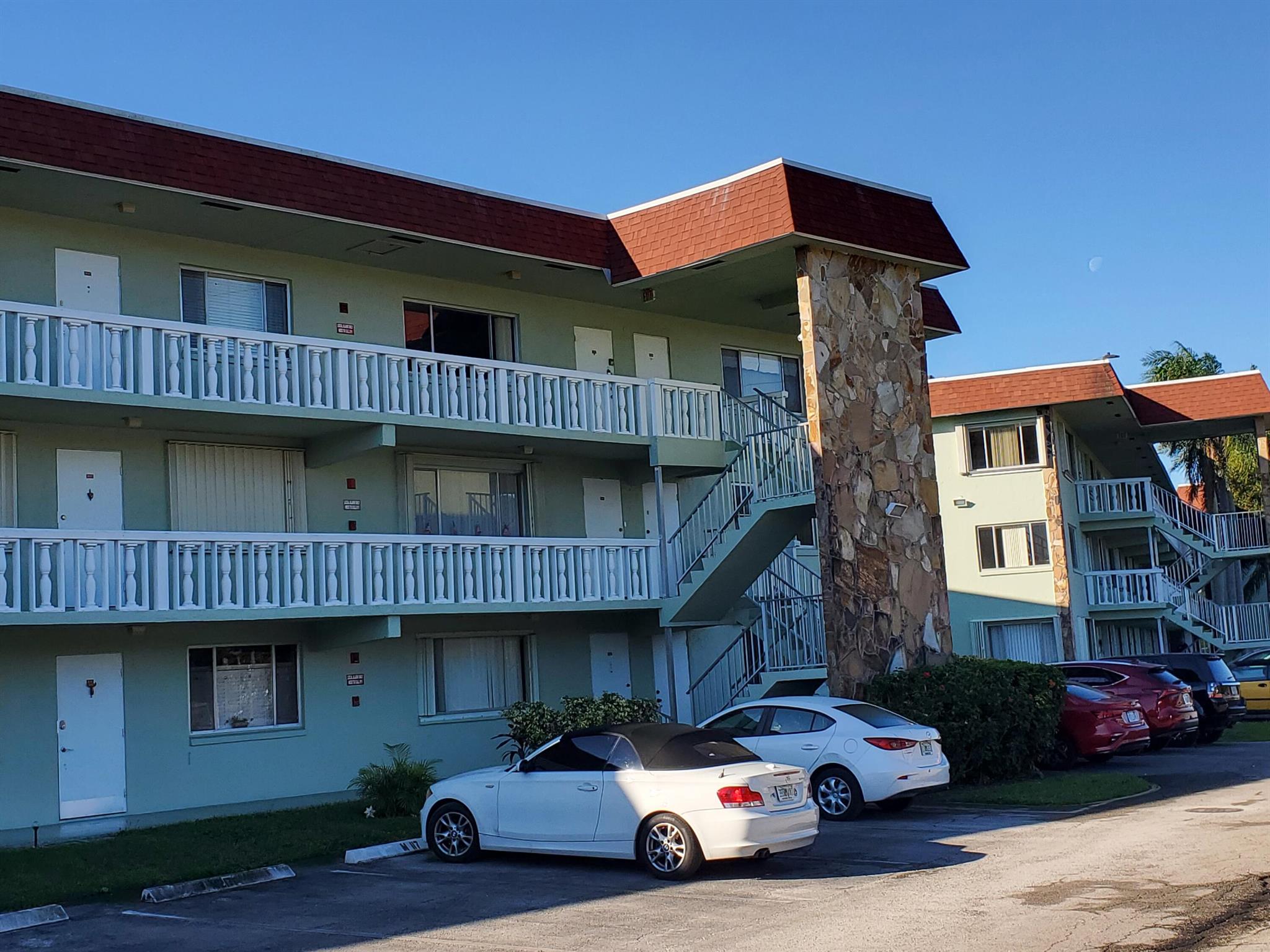 REGAL PALMS MAYFAIR CONDO - Residential