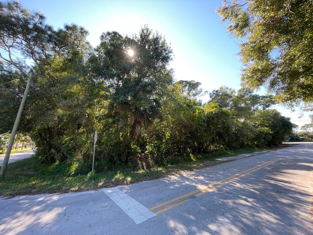 Photo of 4595 57th Avenue, Vero Beach, FL 32967 (MLS # R11143284)