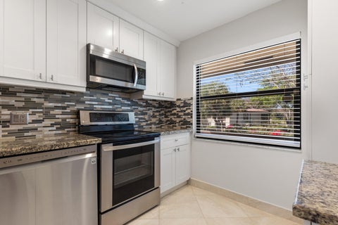 Tiny photo for 21851 ARRIBA REAL #L, Boca Raton, FL 33433 (MLS # B26086299)