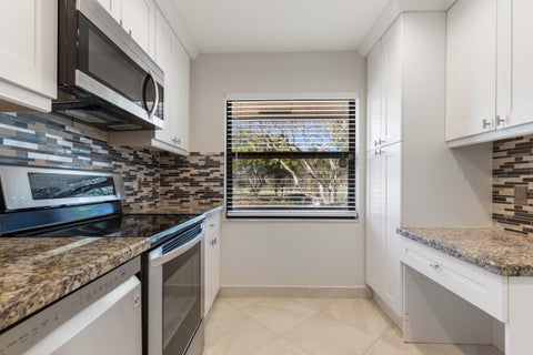 Tiny photo for 21851 ARRIBA REAL #L, Boca Raton, FL 33433 (MLS # B26086299)