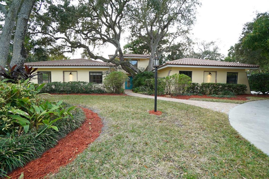 Photo of 5 Banyan Road, Sewalls Point, FL 34996 (MLS # R10690917)